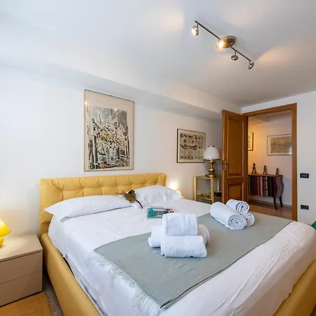 Charming Flat In - Happy