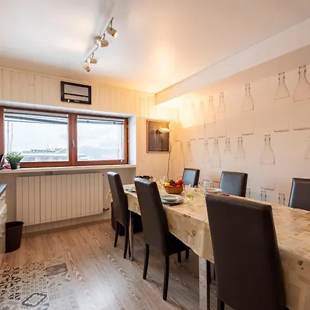 Apartment Charming Flat In - Happy